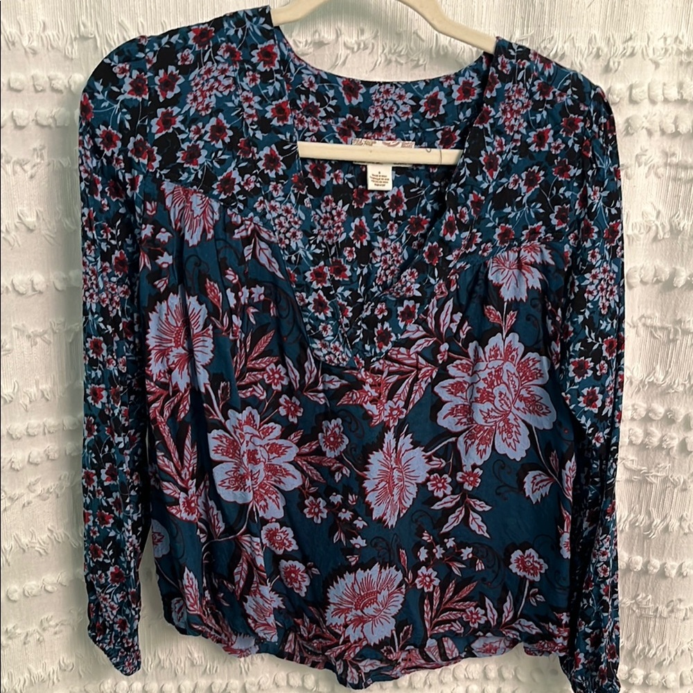 Elegant Floral V-Neck Blouse in Blue and Pink